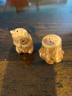 Hand-Painted Orange Ceramic  Beaver & Tree Stump Salt and Pepper Shakers